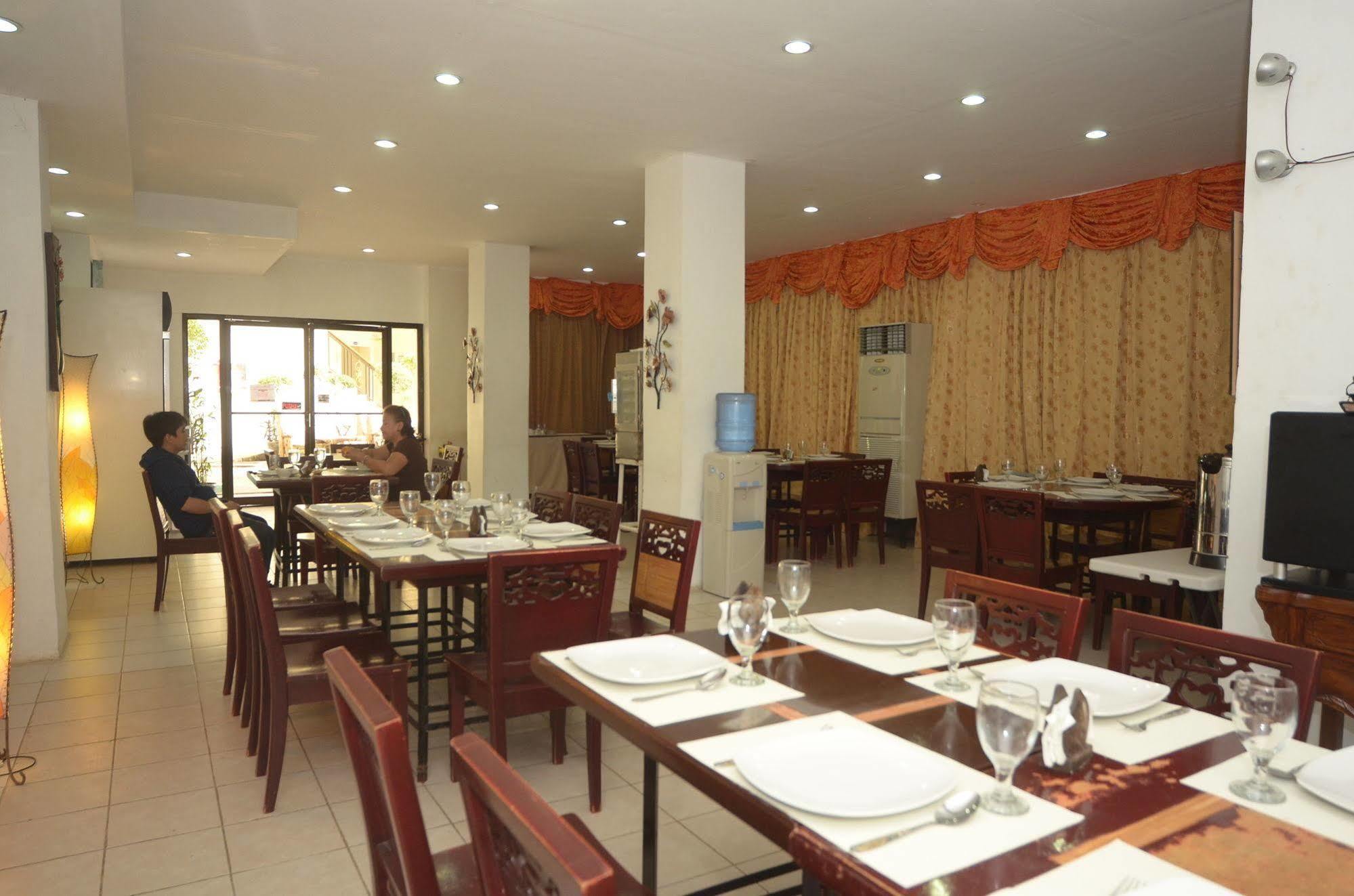 Hotel Reyna'S The Haven & Gardens Tagbilaran City Exterior foto